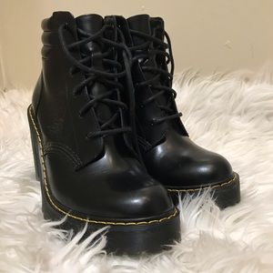Dr. Martens Averil Boots Size 7